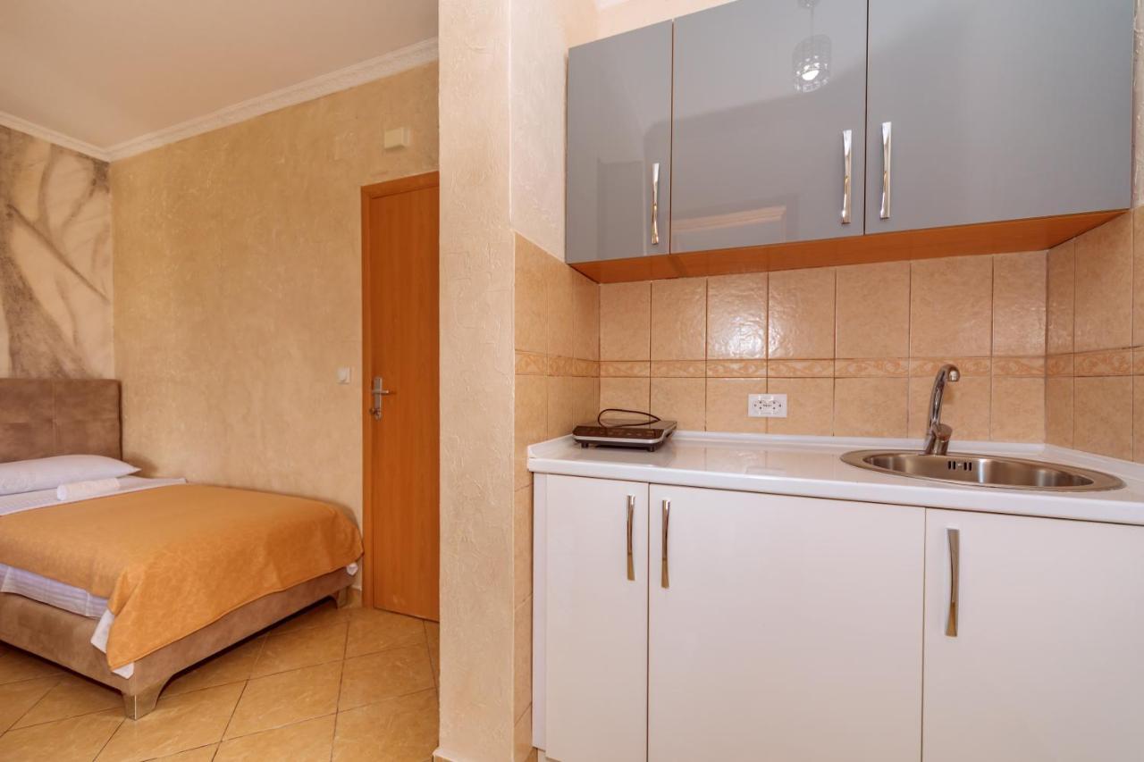 Ani Apartmani Dobra Voda Exterior foto